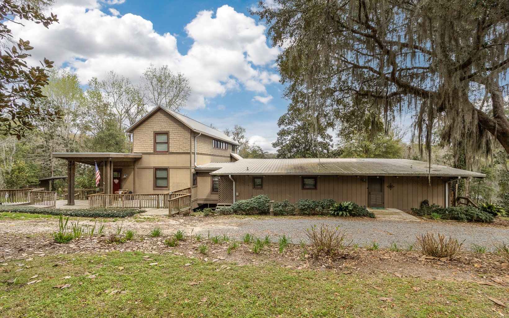 520 NW RODMAN Ln  