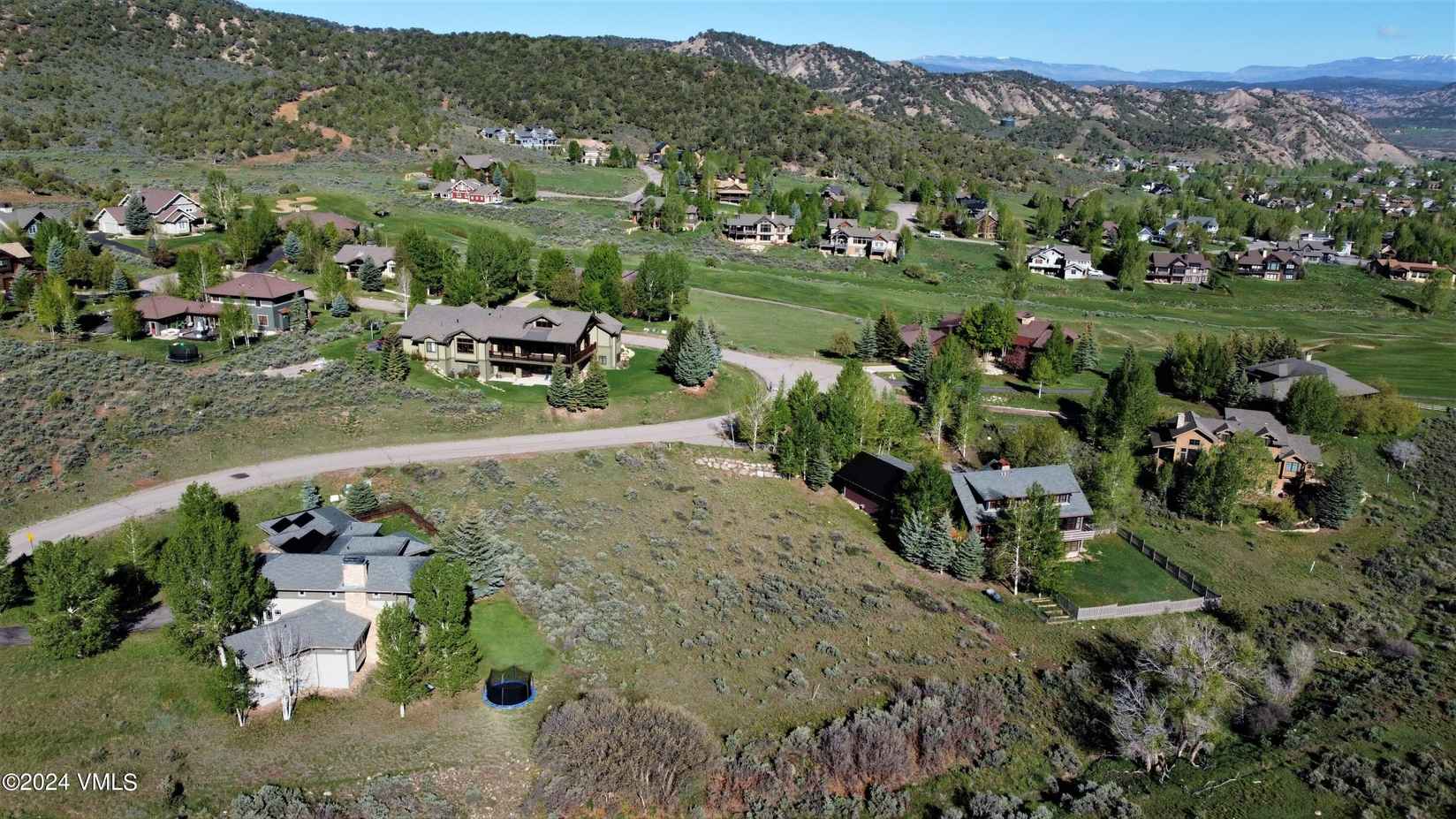 33 Bunkhouse Pl  