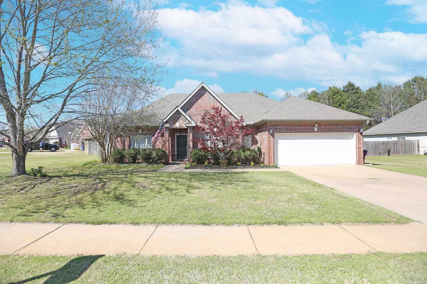 2999 Hazelwood Dr  