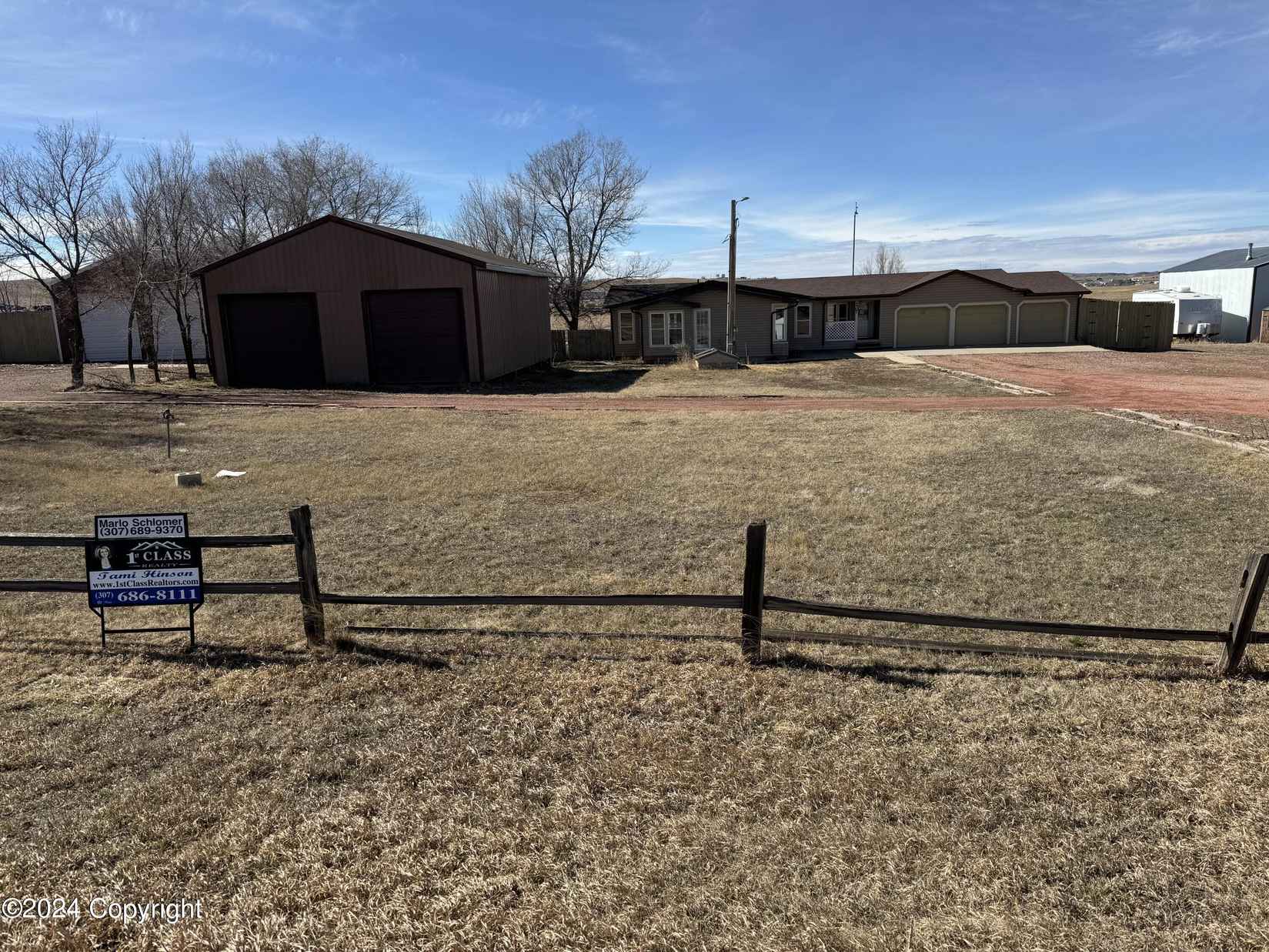 2407 Little Powder River Rd -  