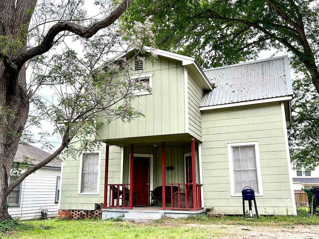 506 West Alamo St  