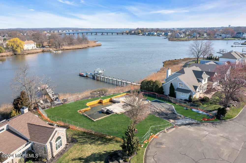 11 Leeward Ct  