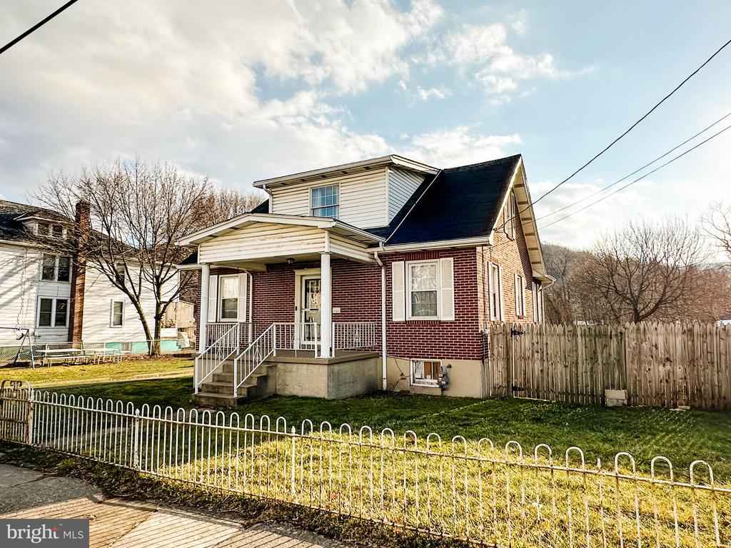 212 Maryland Ave  
