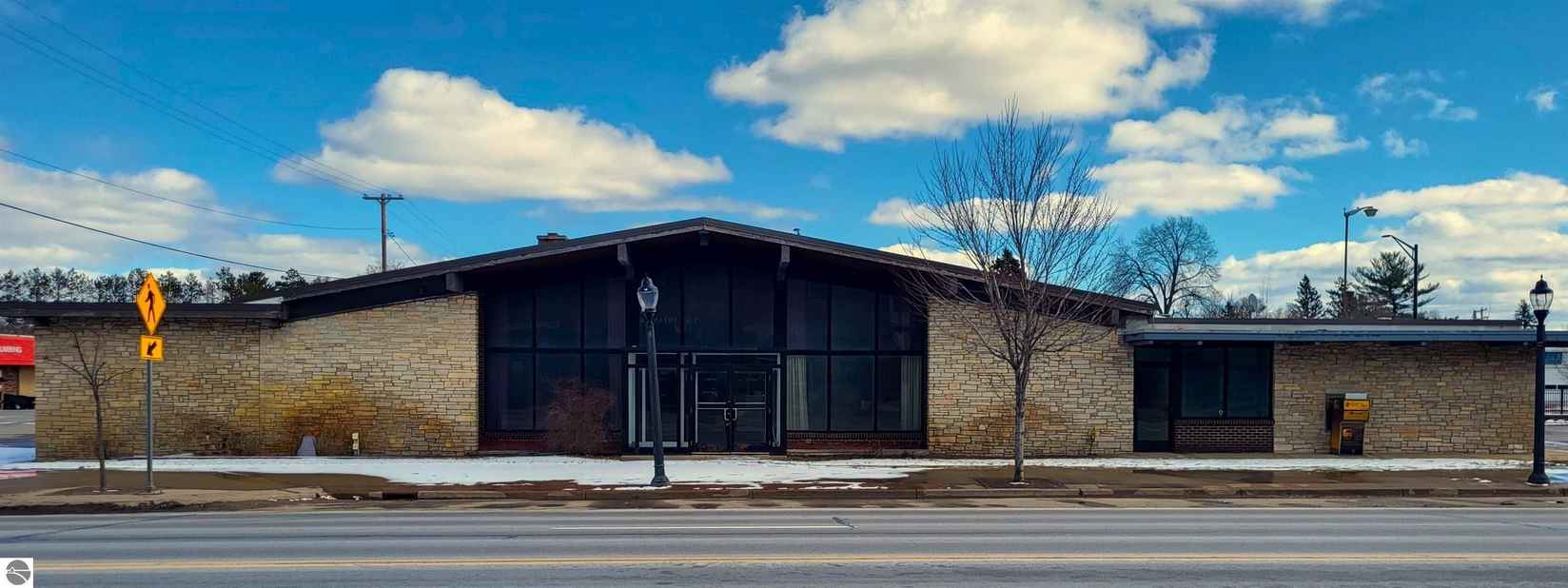 301 S Cedar  