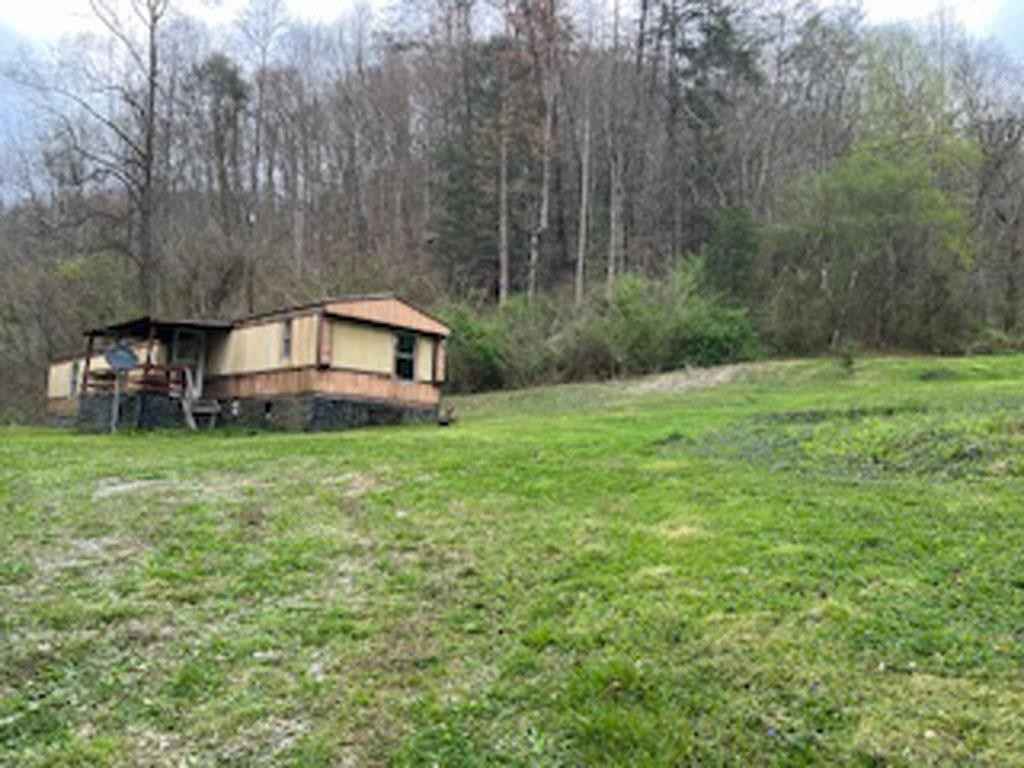 82 Groundhog Hollow Sugar Cp Rd  