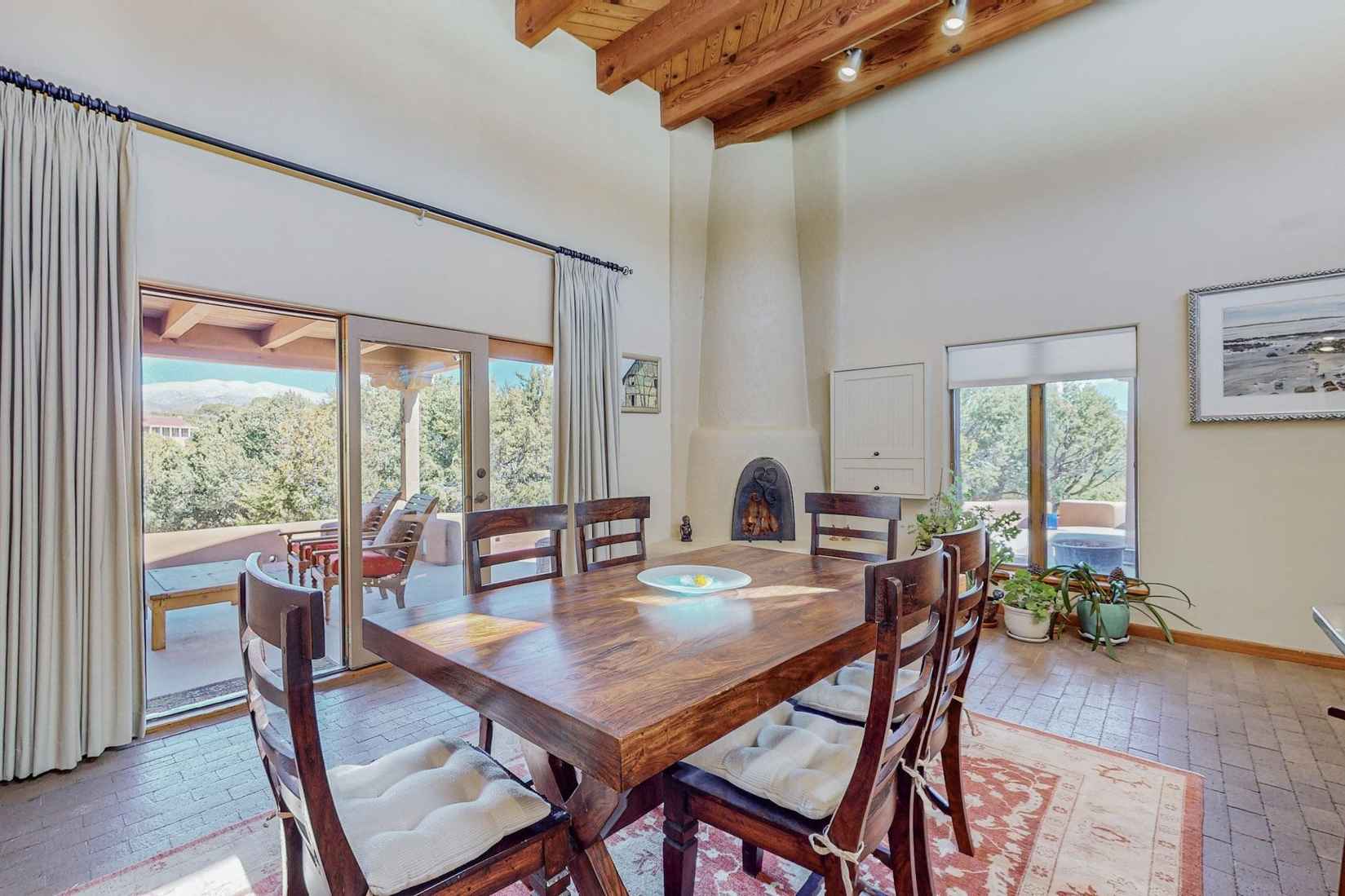 1114 PASEO BARRANCA  