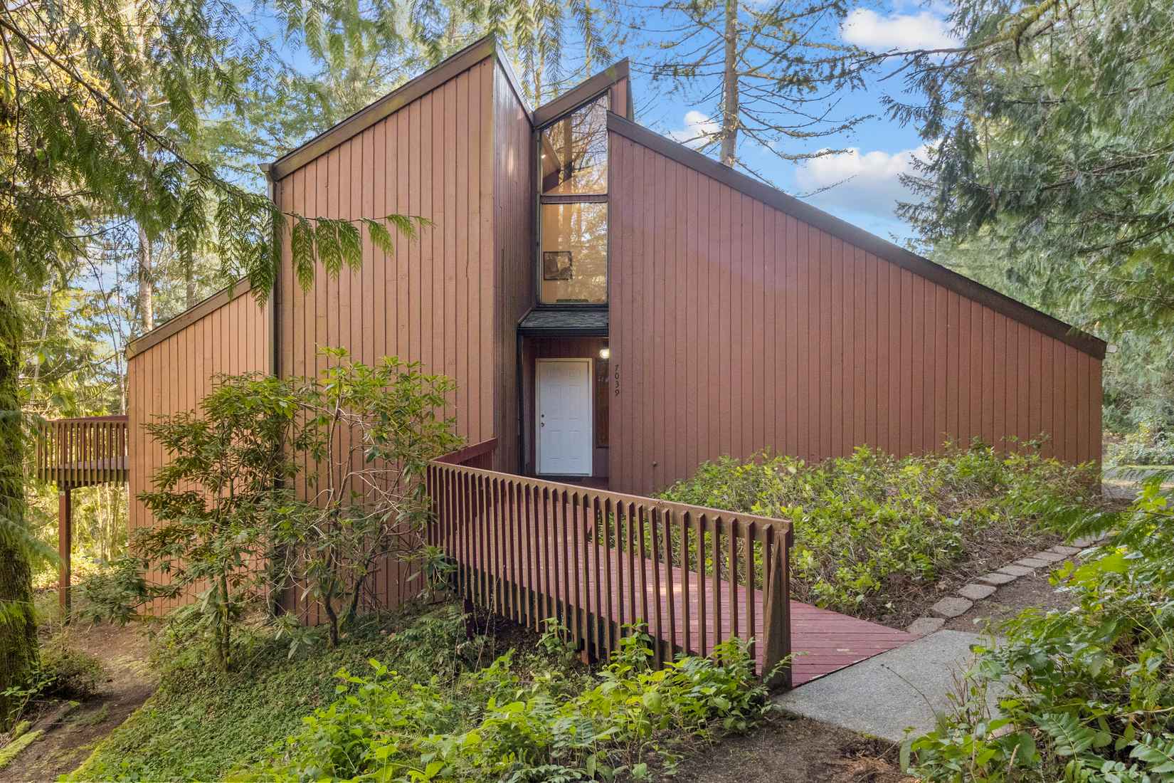 7039 Foothill Loop SW  