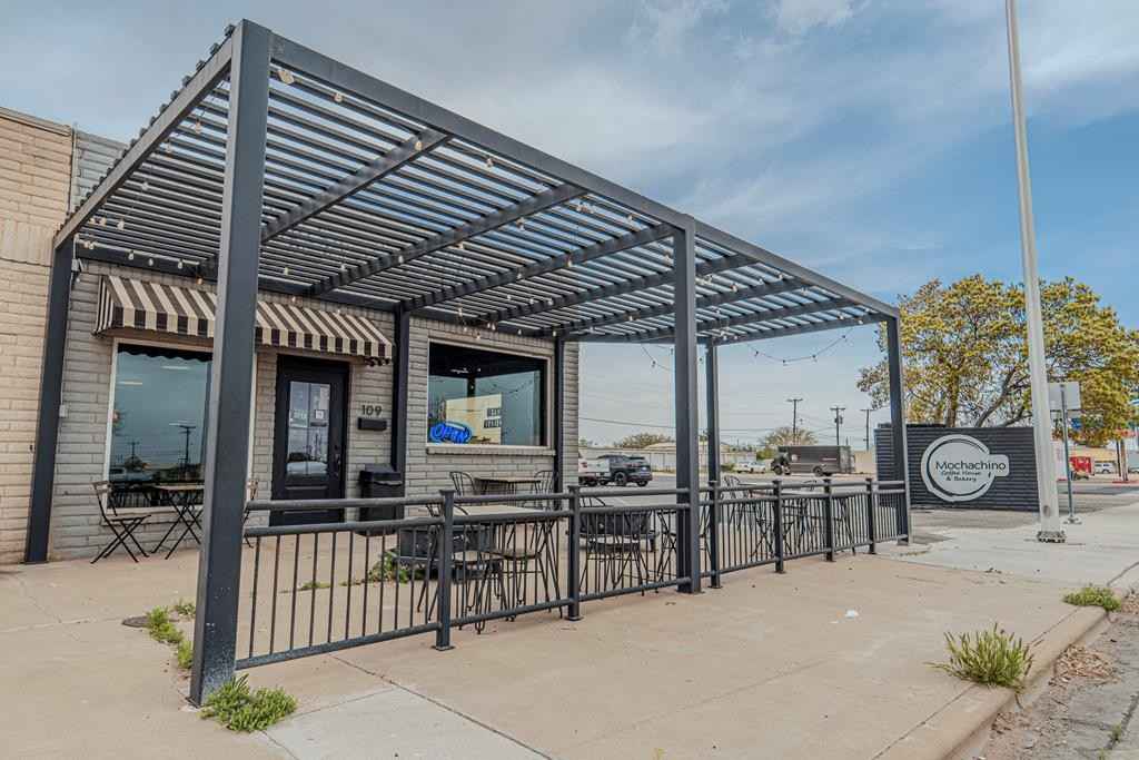 109 N Main St  