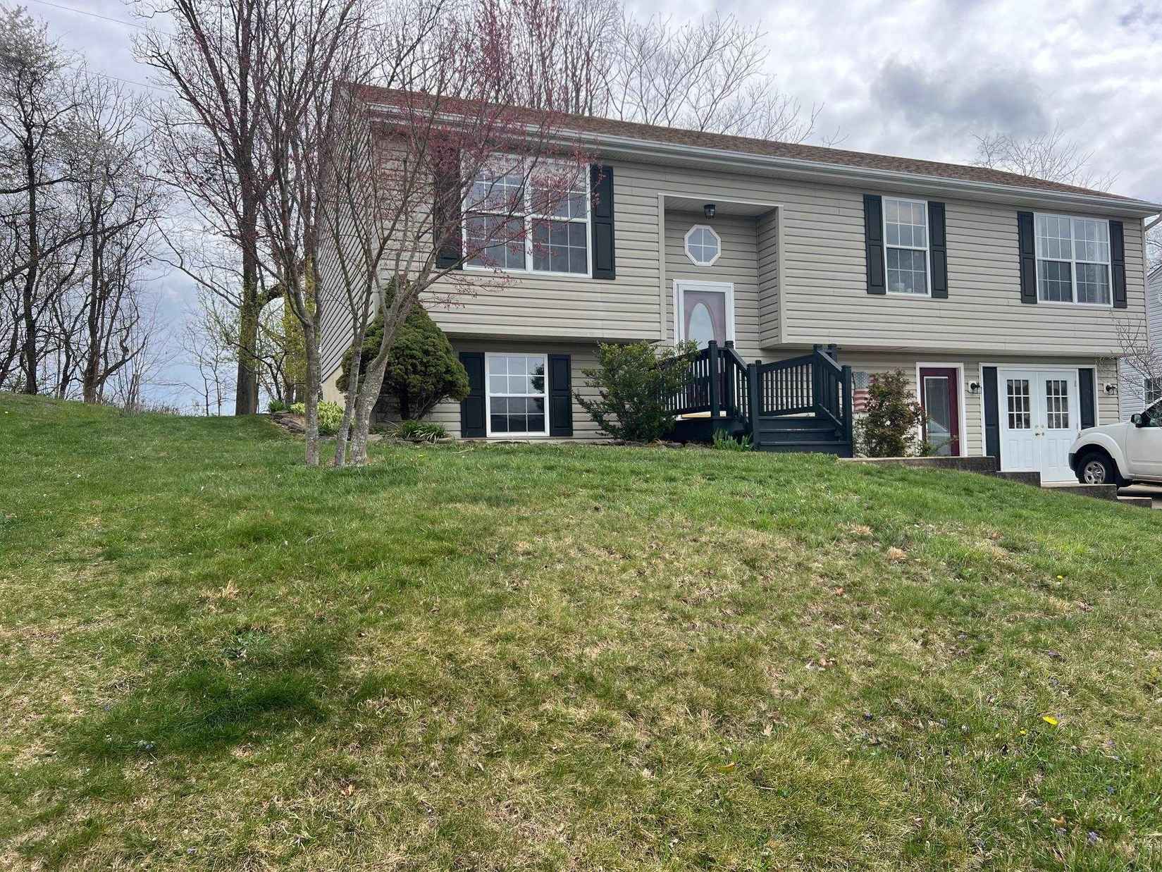 209 GREENWOOD RD  