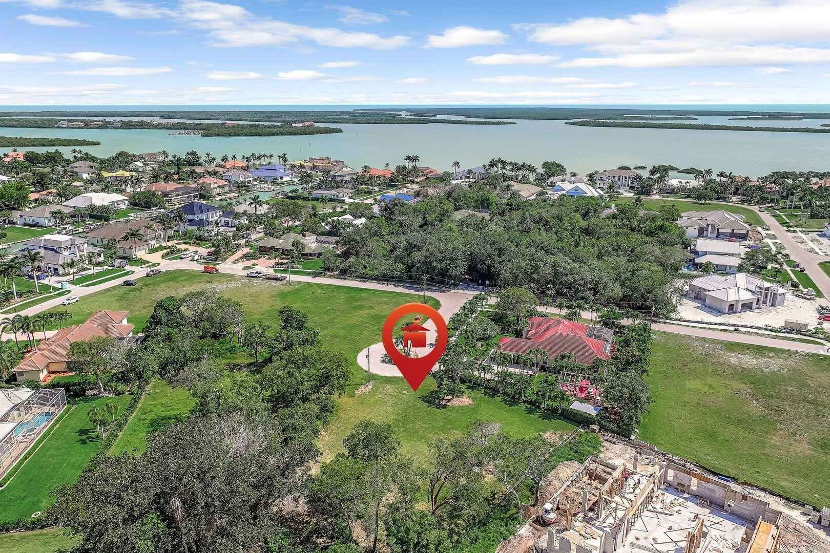 965 LEO Ct  