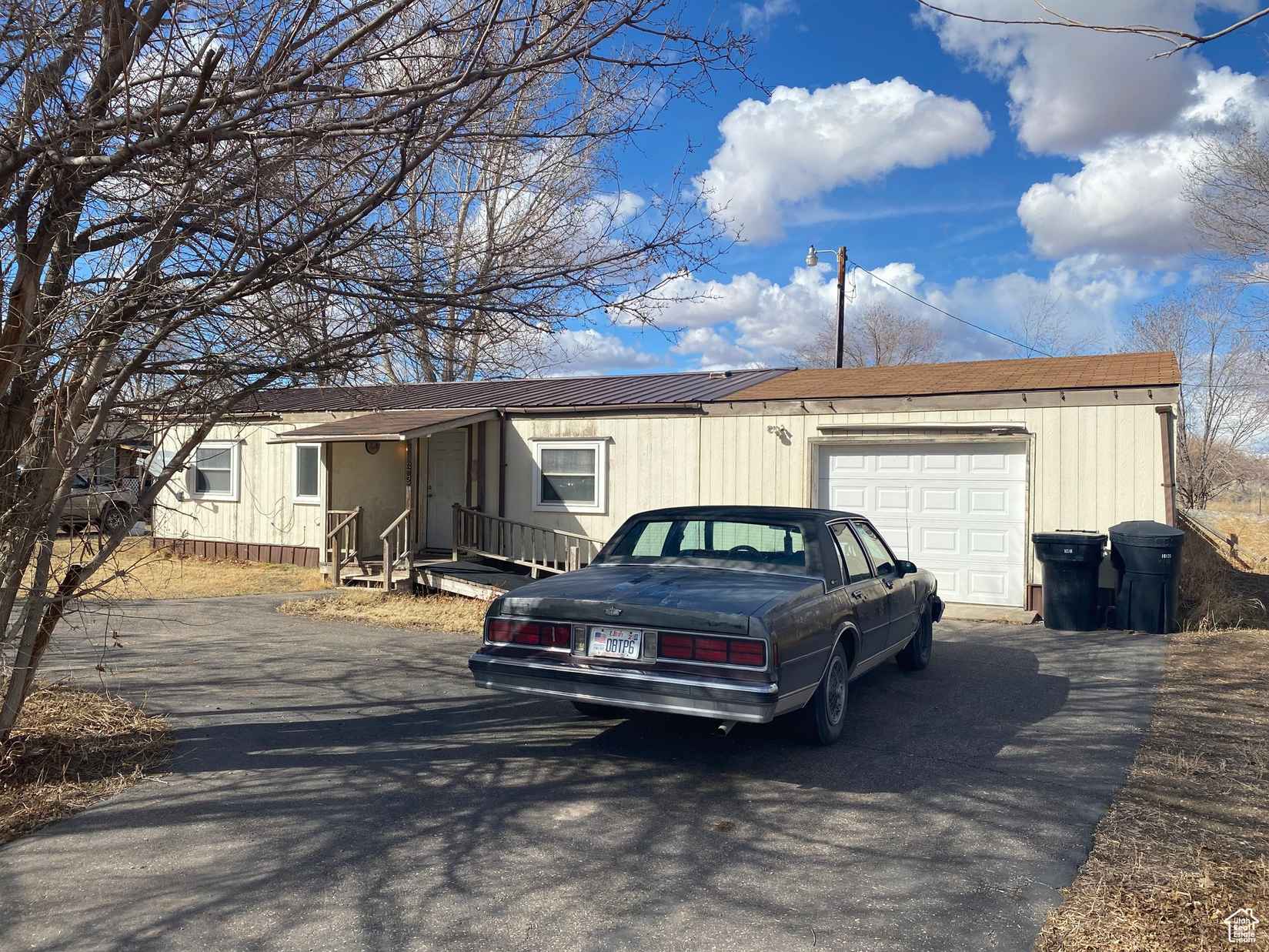 285 E 100  