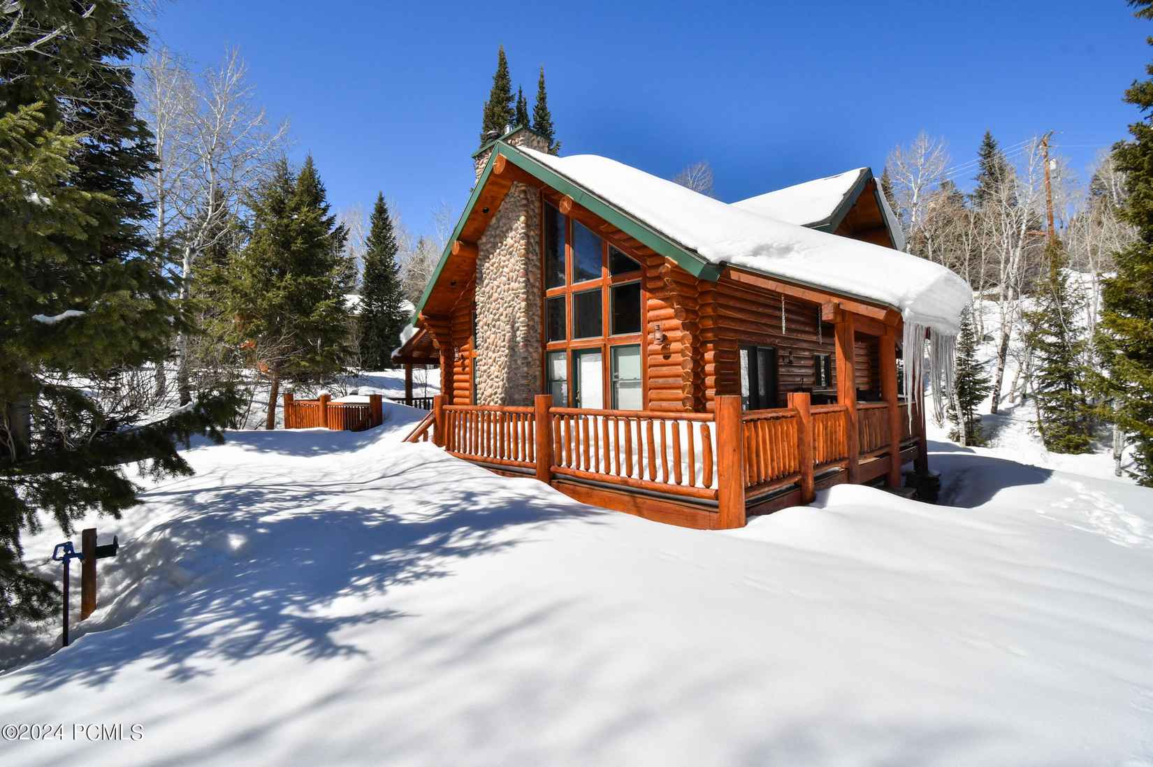9489 N Uintah Dr  