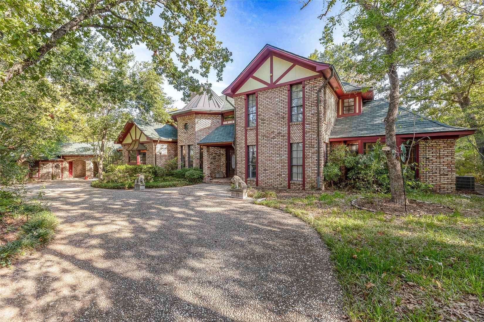 37 Pamela Ln  