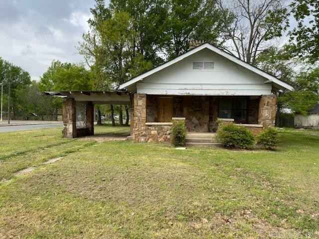 1704 S Main St  