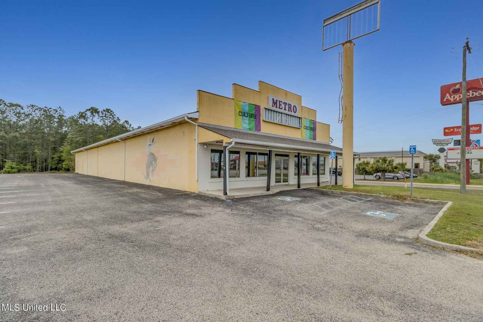 9305 Hwy 49  