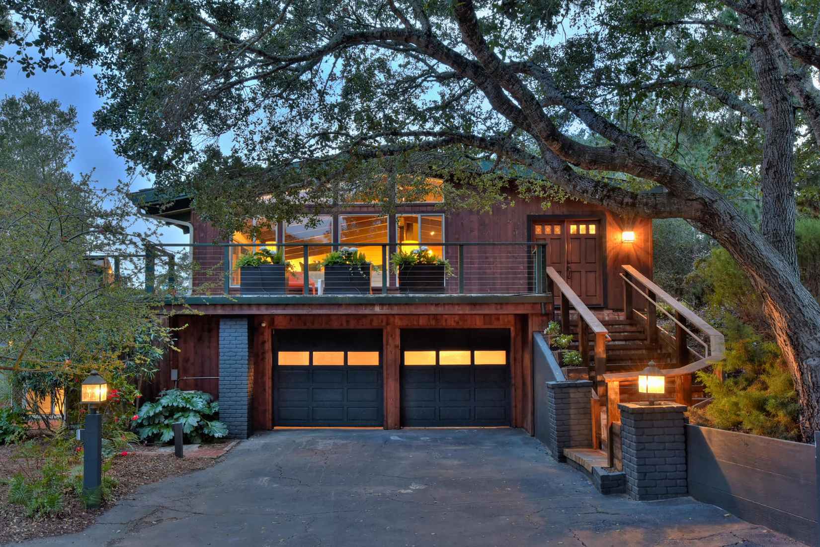 225 Golden Oak Dr  
