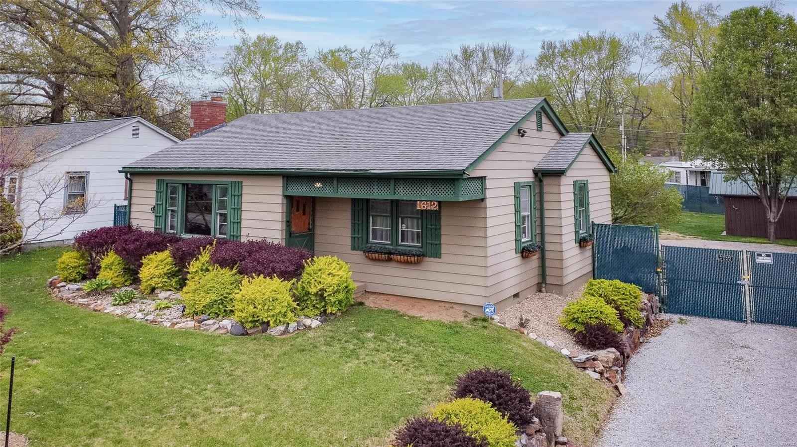 1612 Mascoutah Ave  