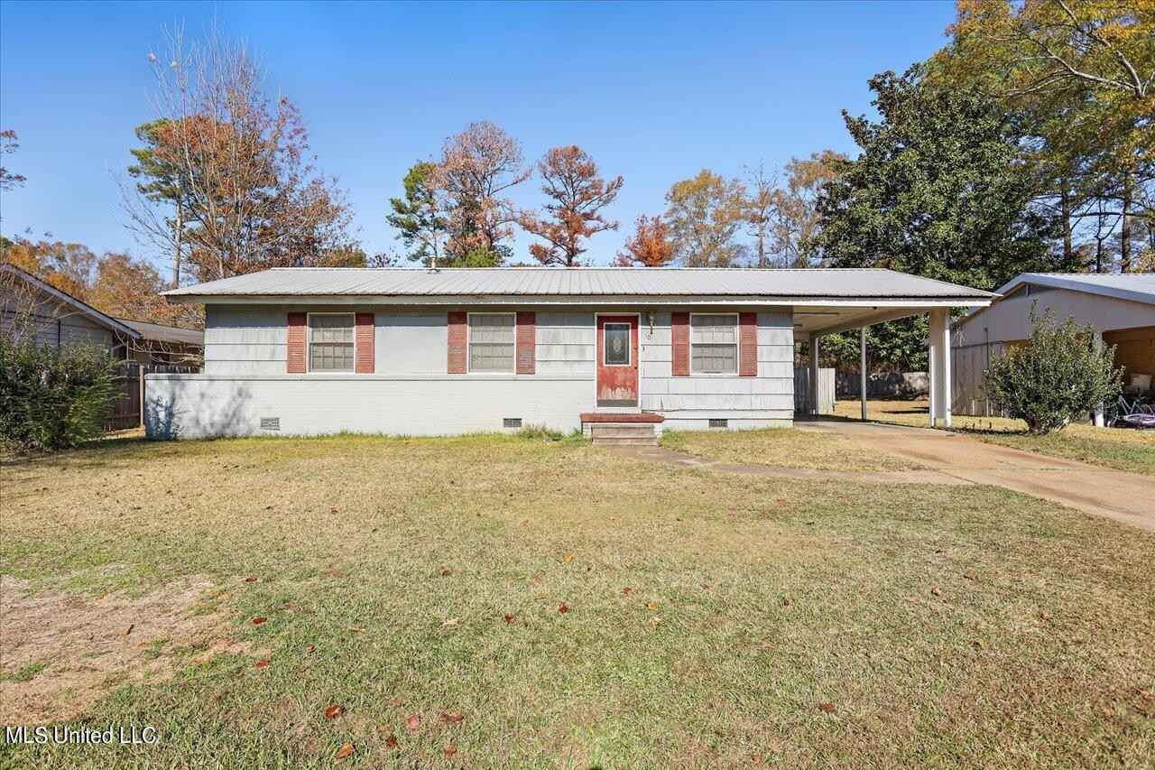 1015 Linden Dr  