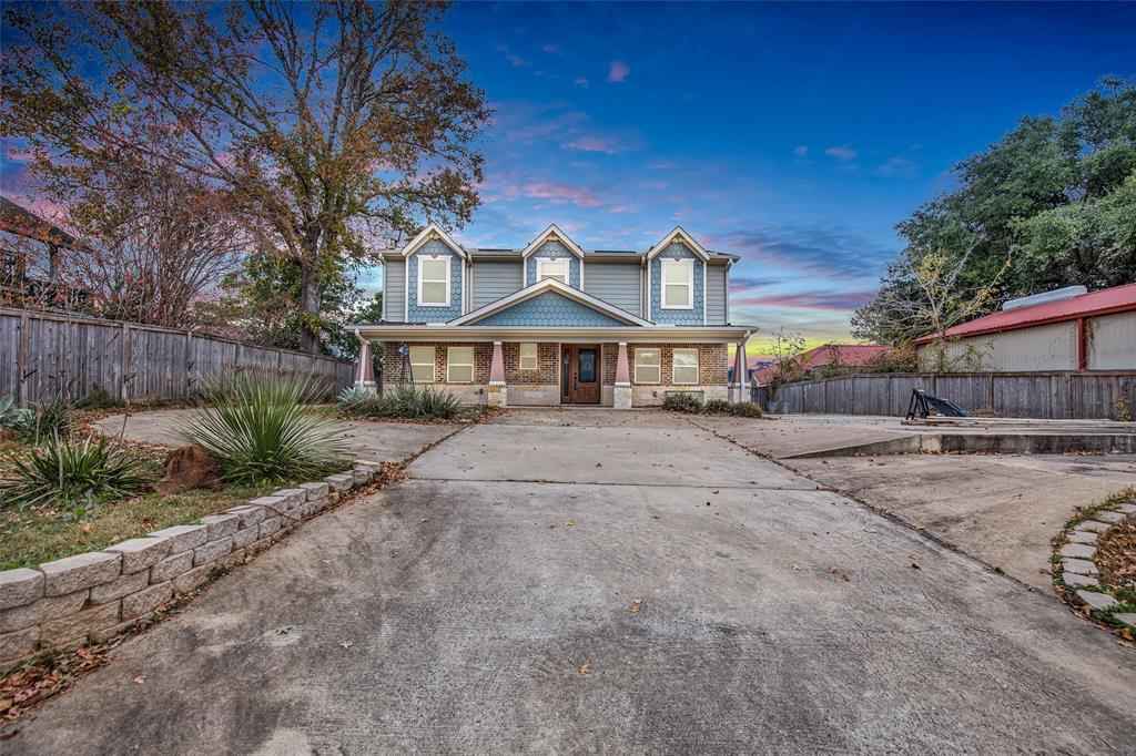 104 Hillcrest Dr  