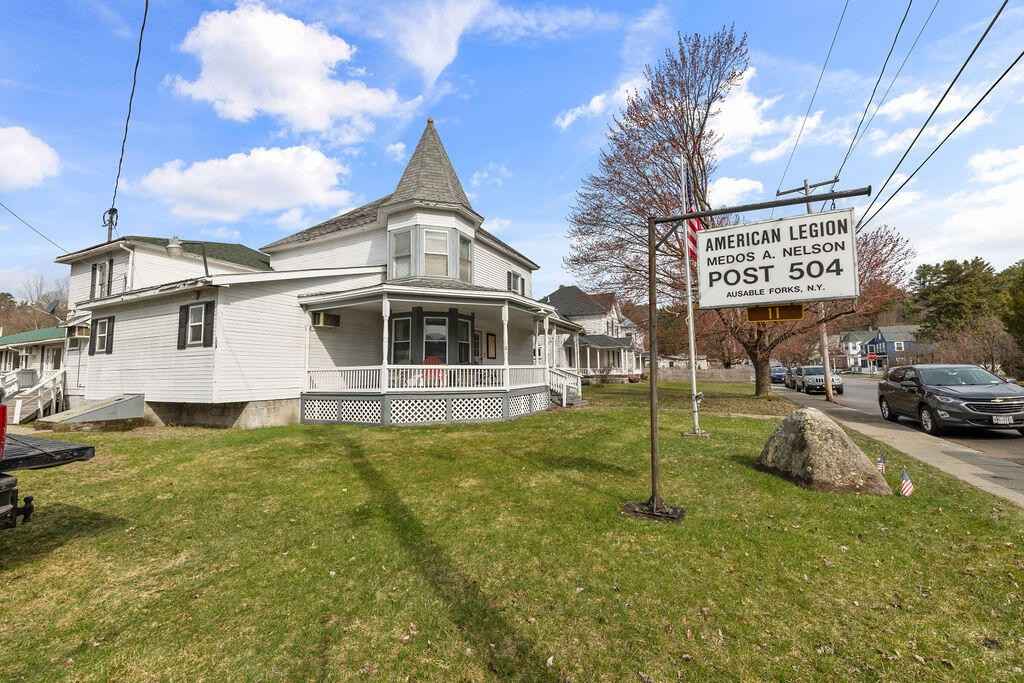 11 McCrea St  