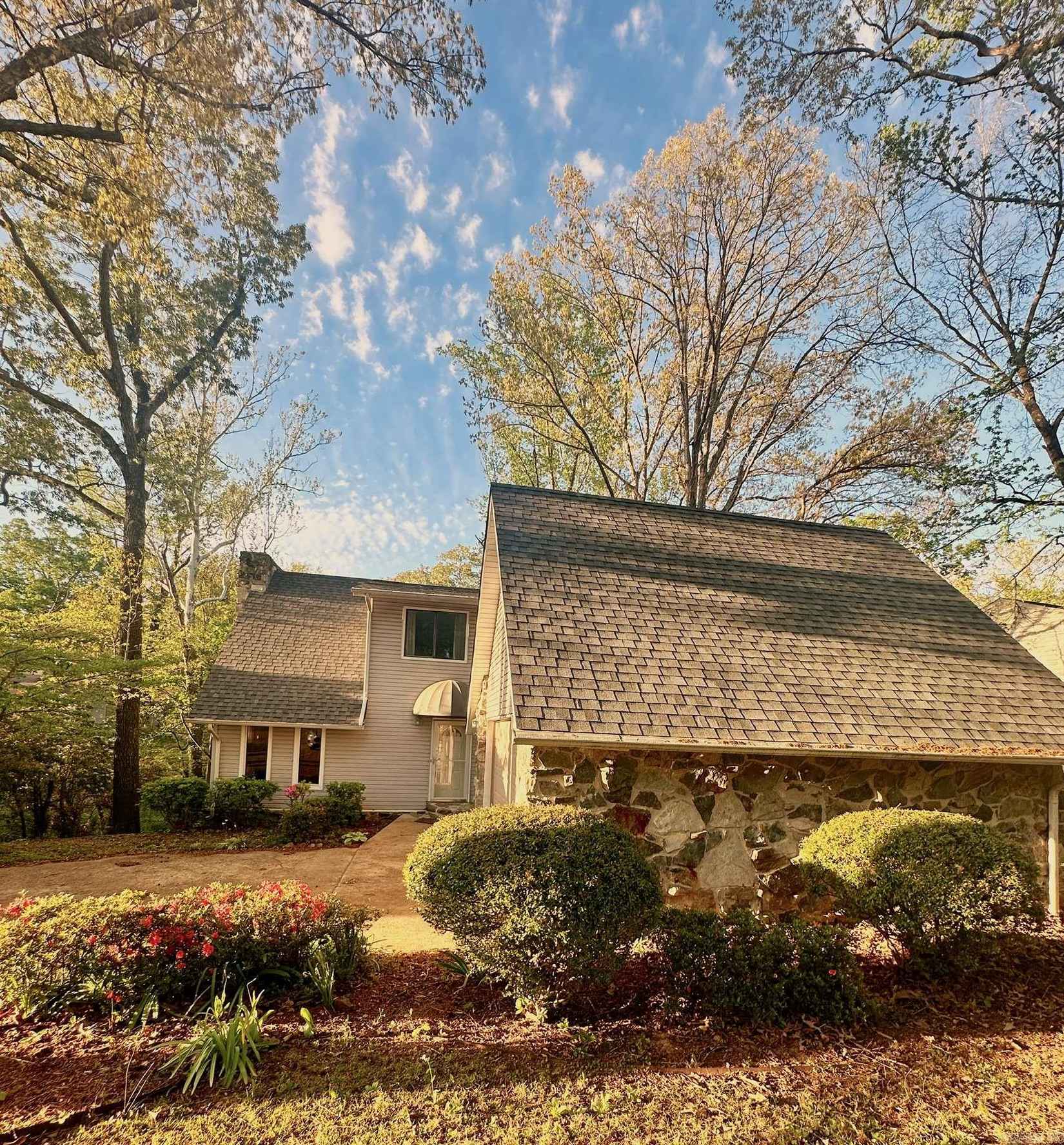 2411 Goff Dr  
