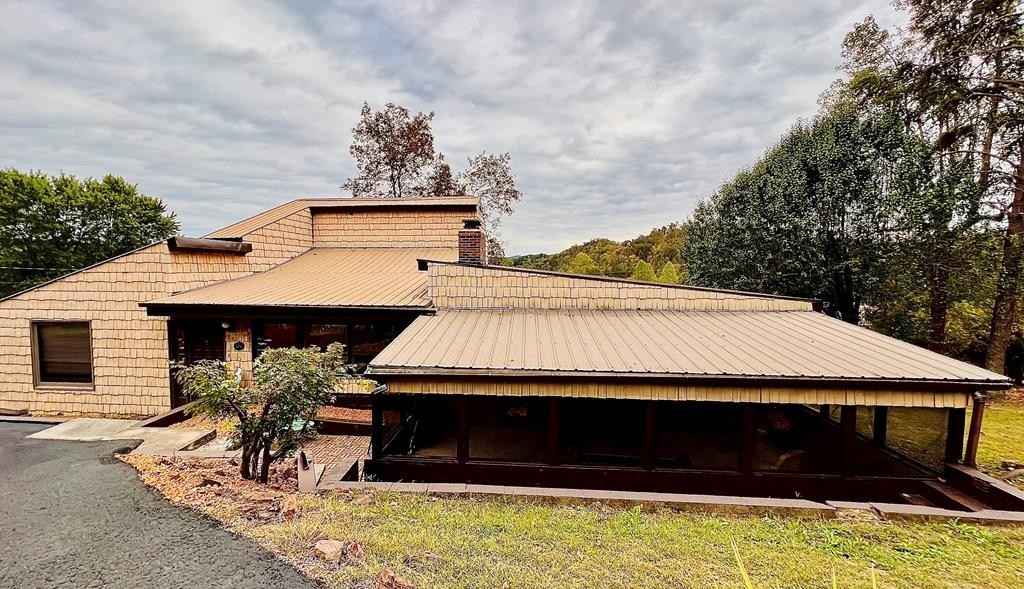 124 Blanton Dr  