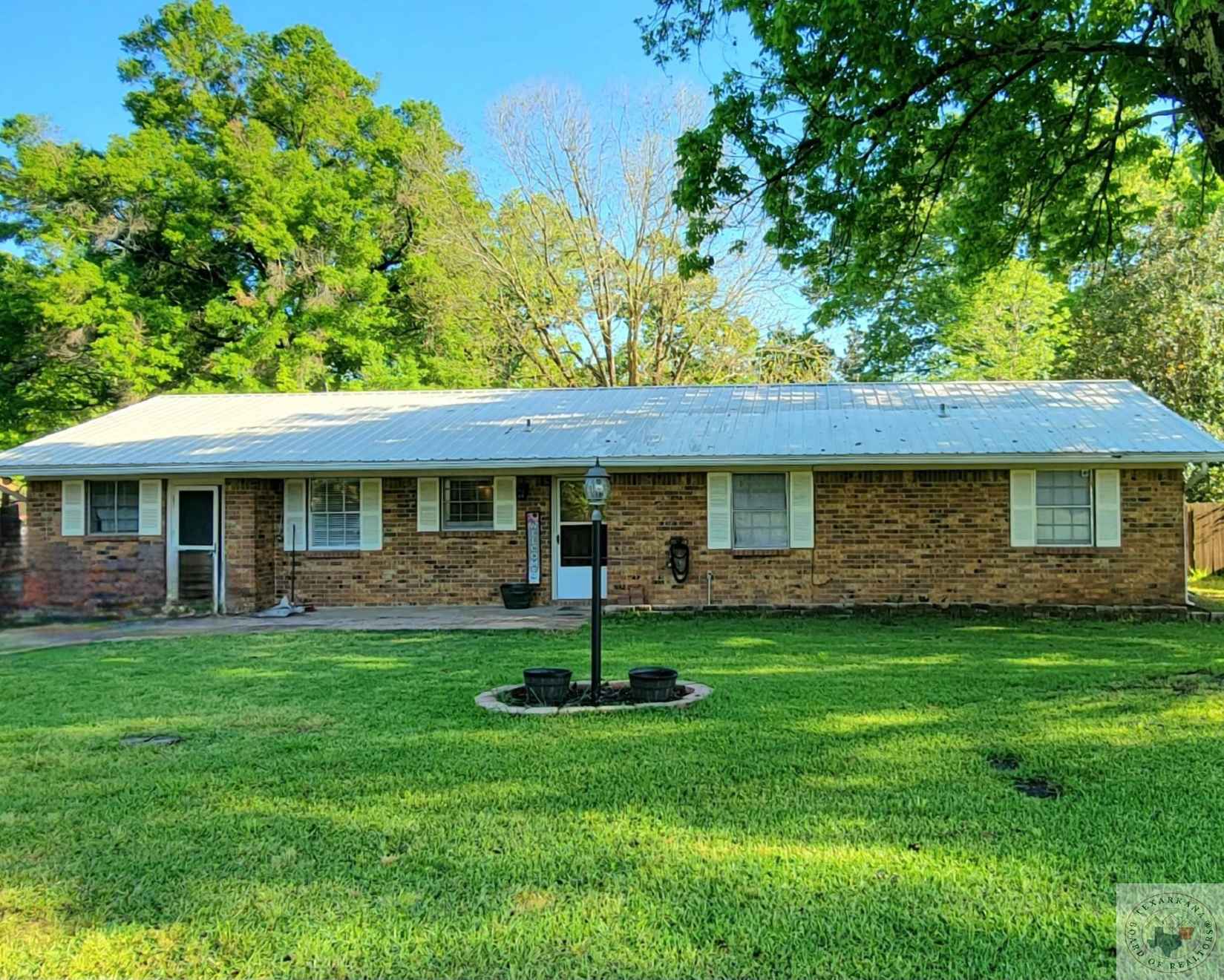 216 Sharlotte Dr  