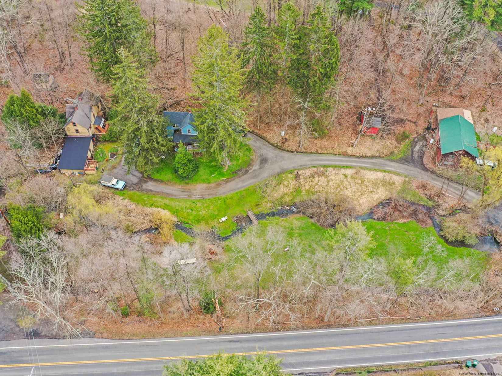 441-445 Mohonk Rd  