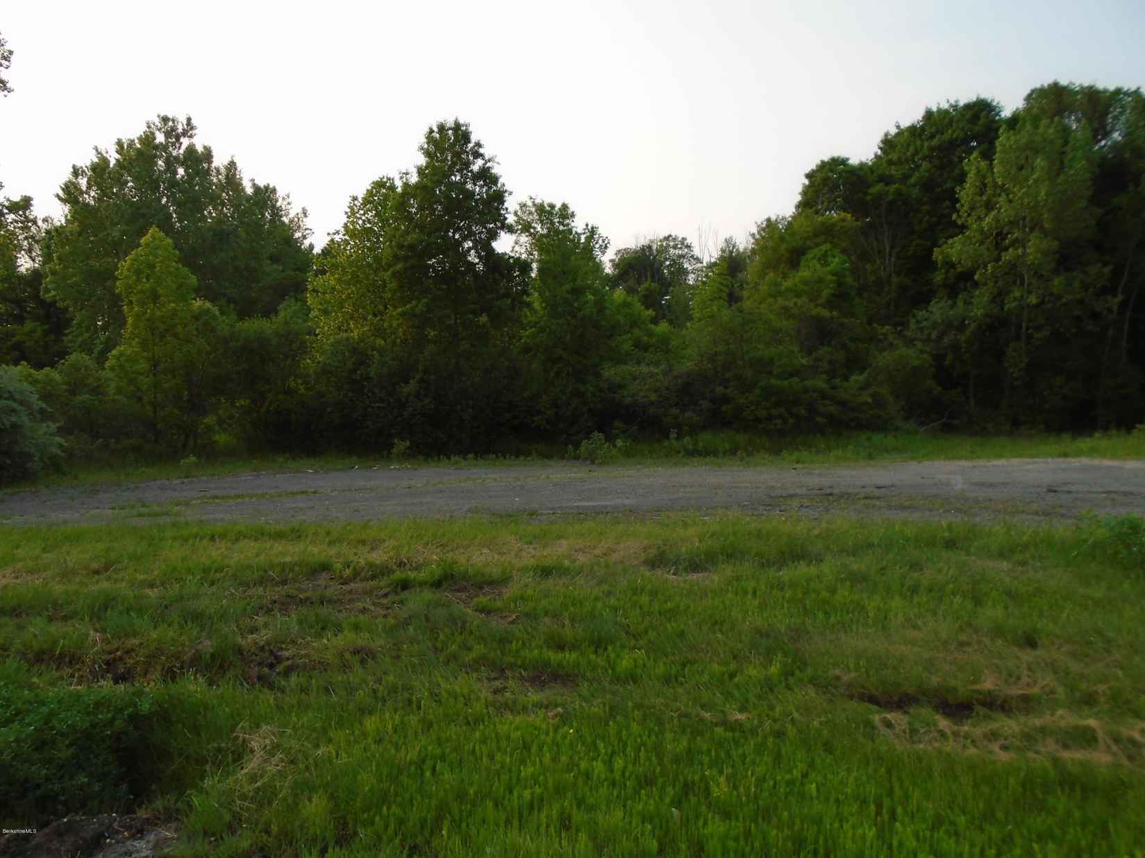 940-1010 Pleasant St  