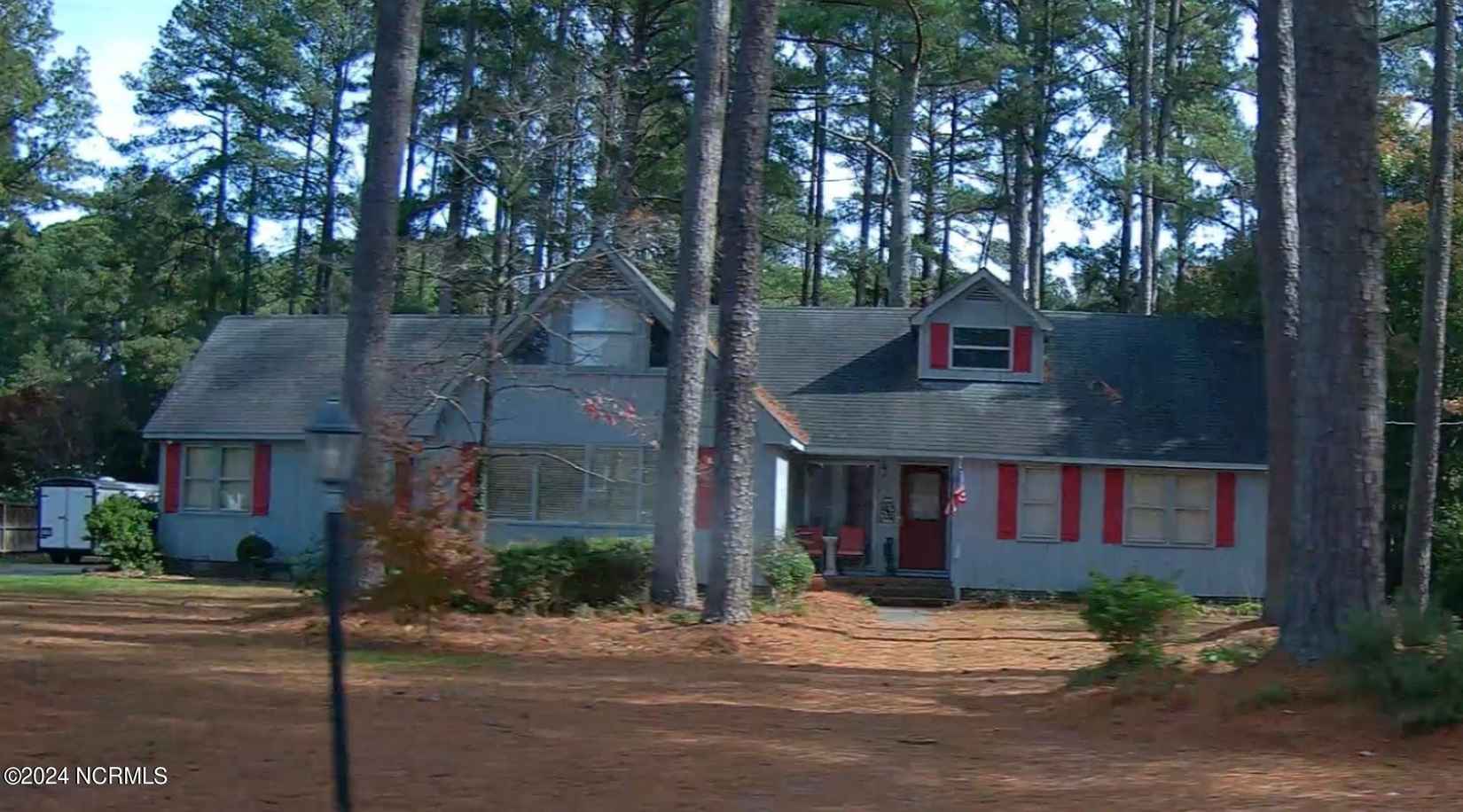 1104 Windemere Dr NW  