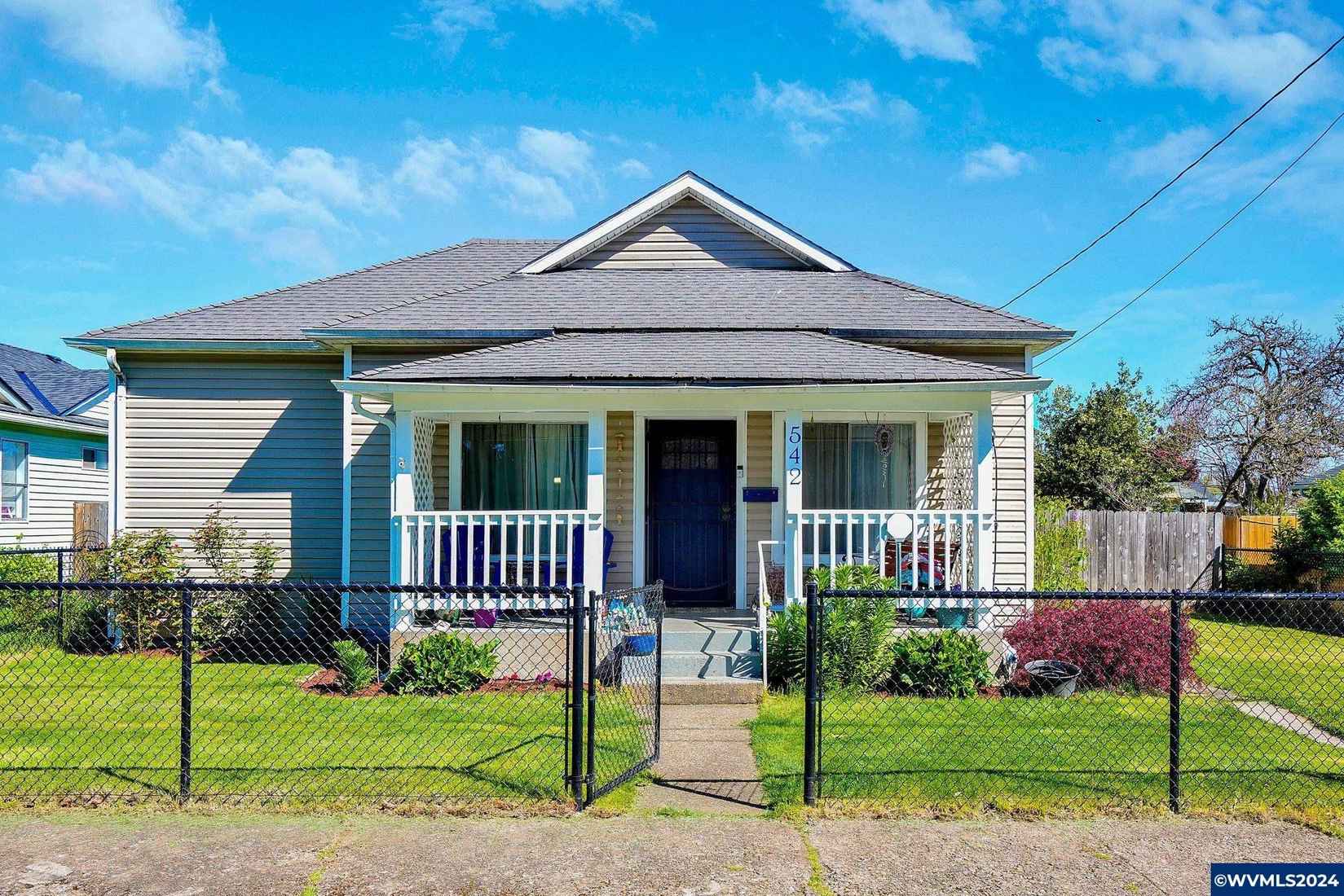 542 SE Maple St  