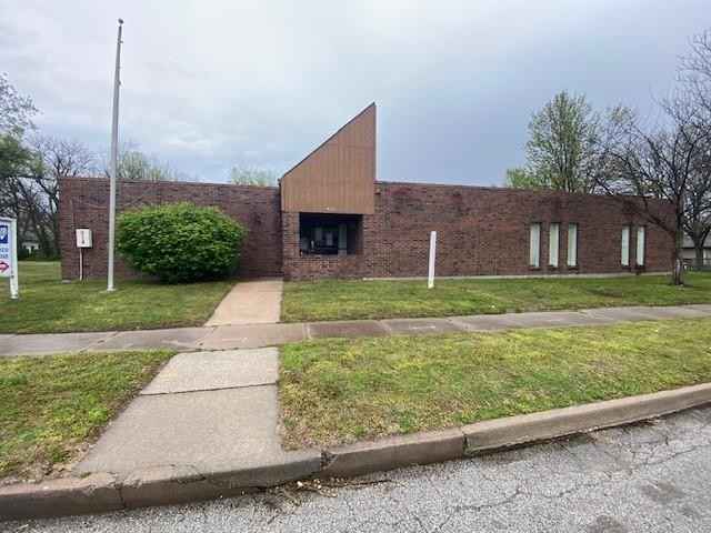 429 E Walnut St  