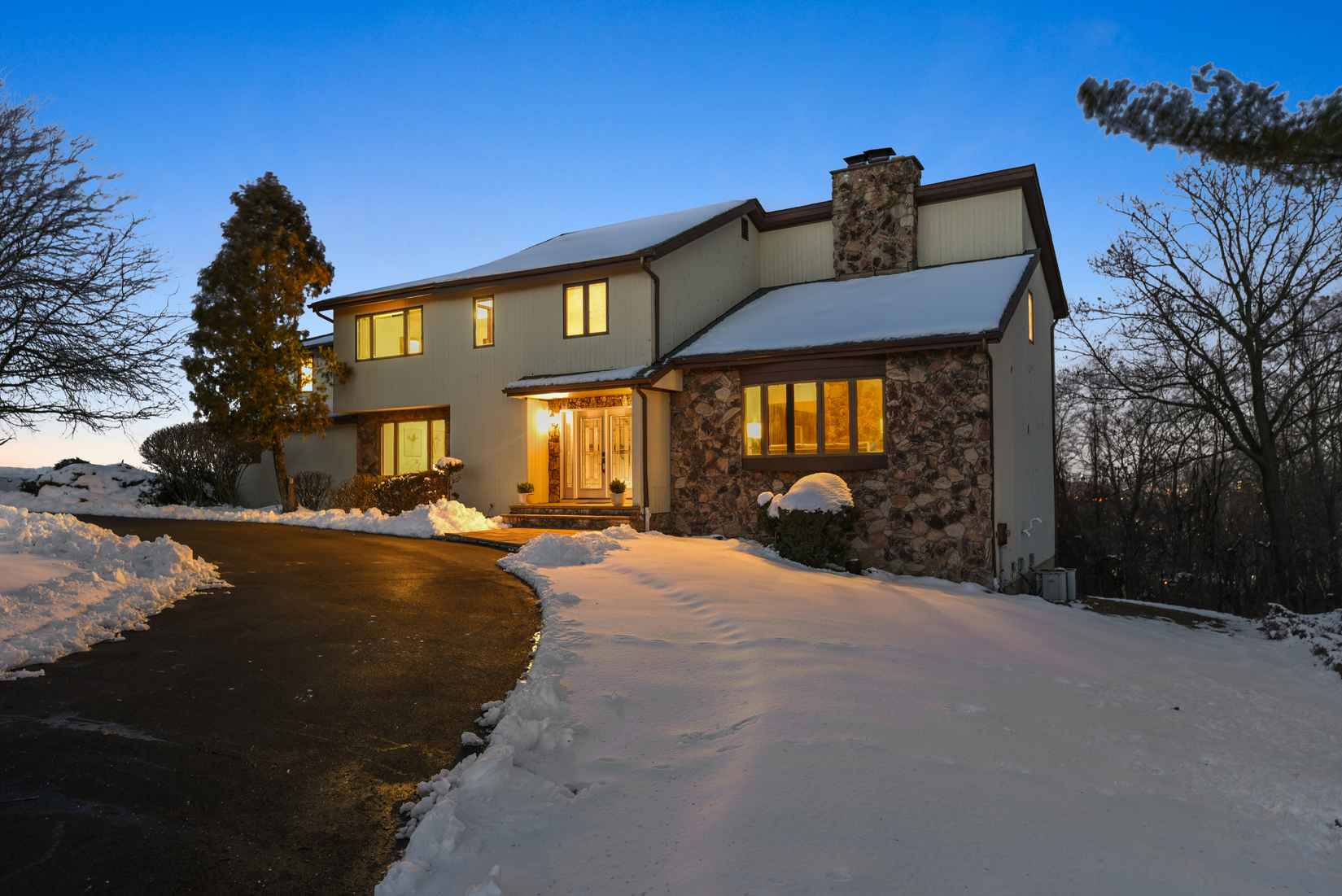 13 Suzanne Ct  