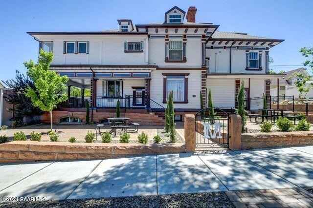 105 S Alarcon St  