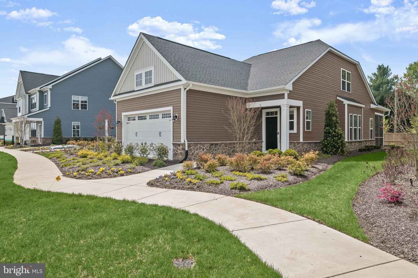 1007 LAKE CHAMPLAIN CT  