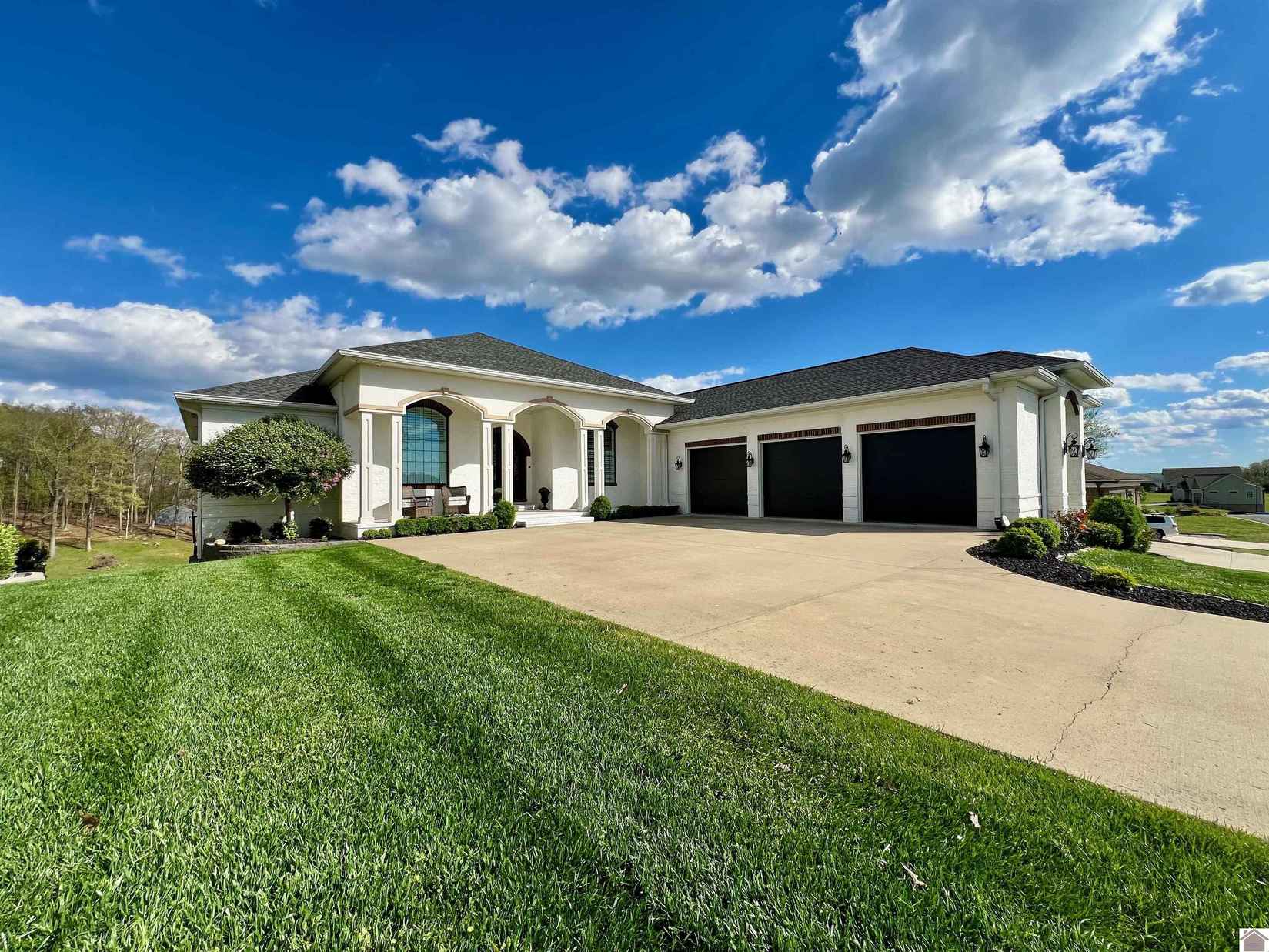 285 Moon Bay  