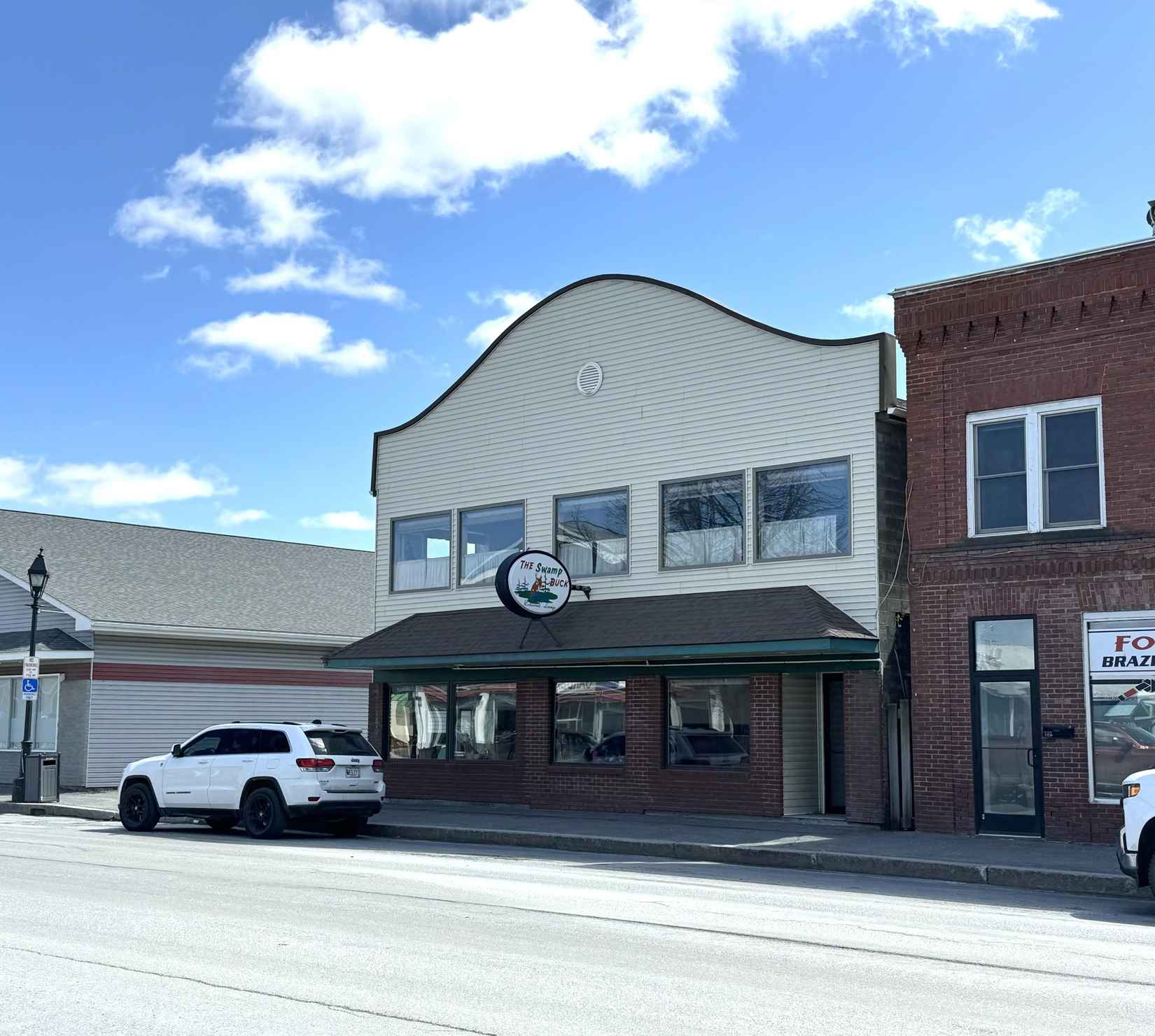 250 W Main St  