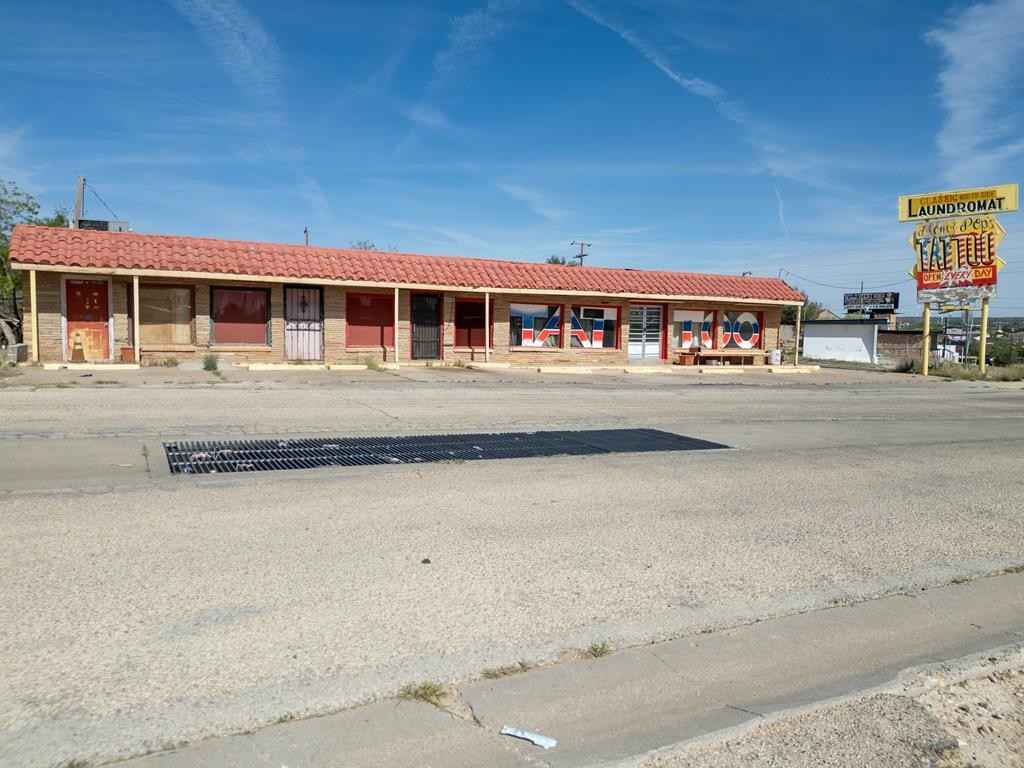 700 N Lancaster  