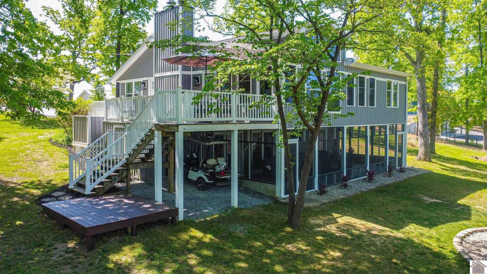 583 Cambridge Shrs Dr  