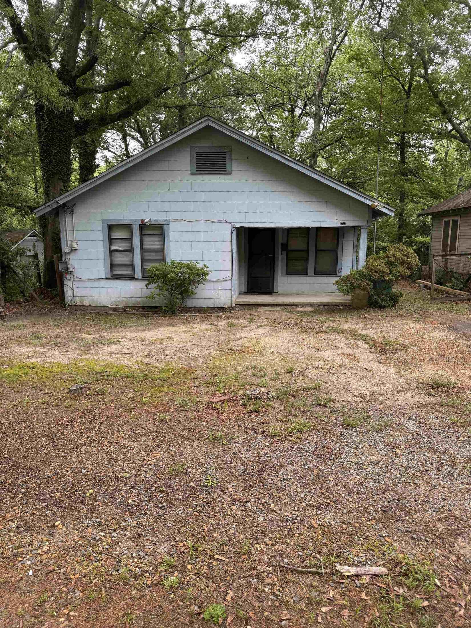 1303 Louisiana Ave  