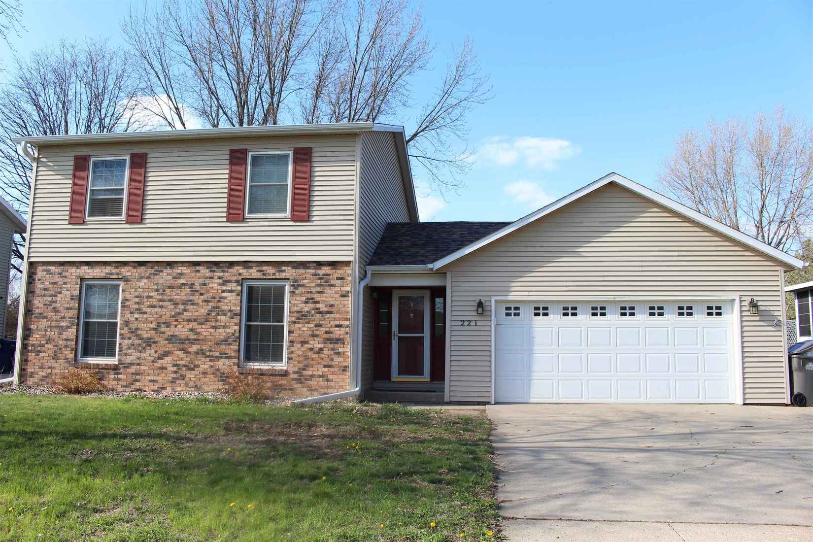221 Southmoor Dr  
