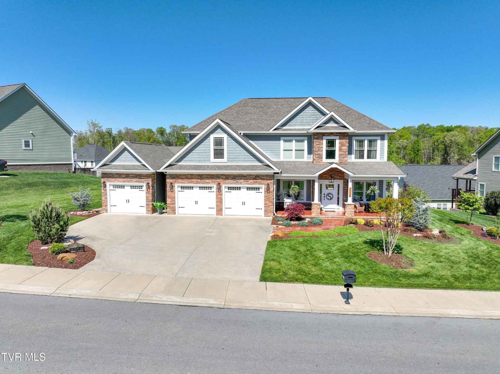3038 Calton Hl  