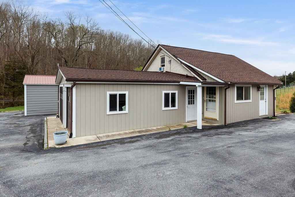 33 TAR HEEL LN  