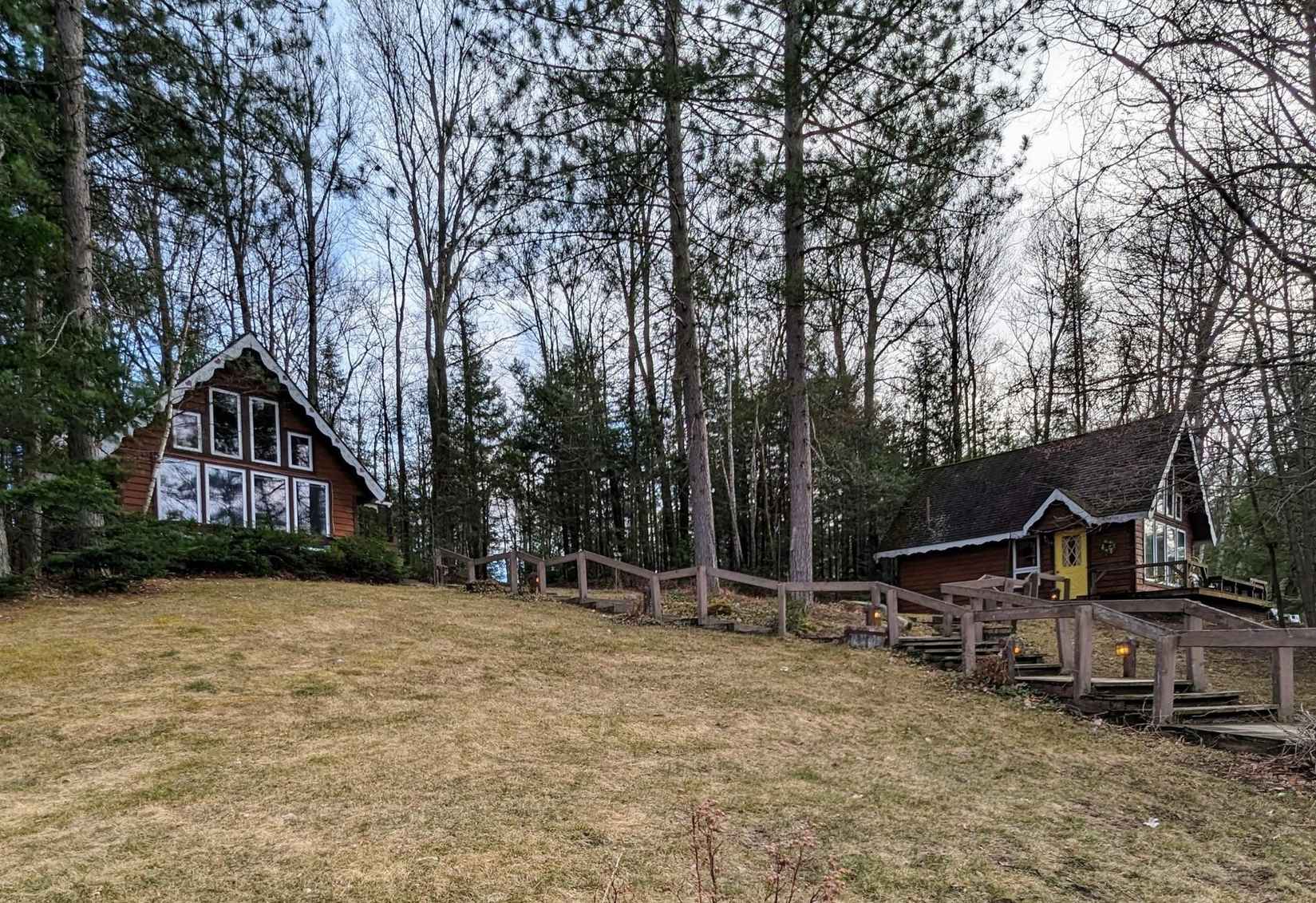 W3104 LYLES LN  