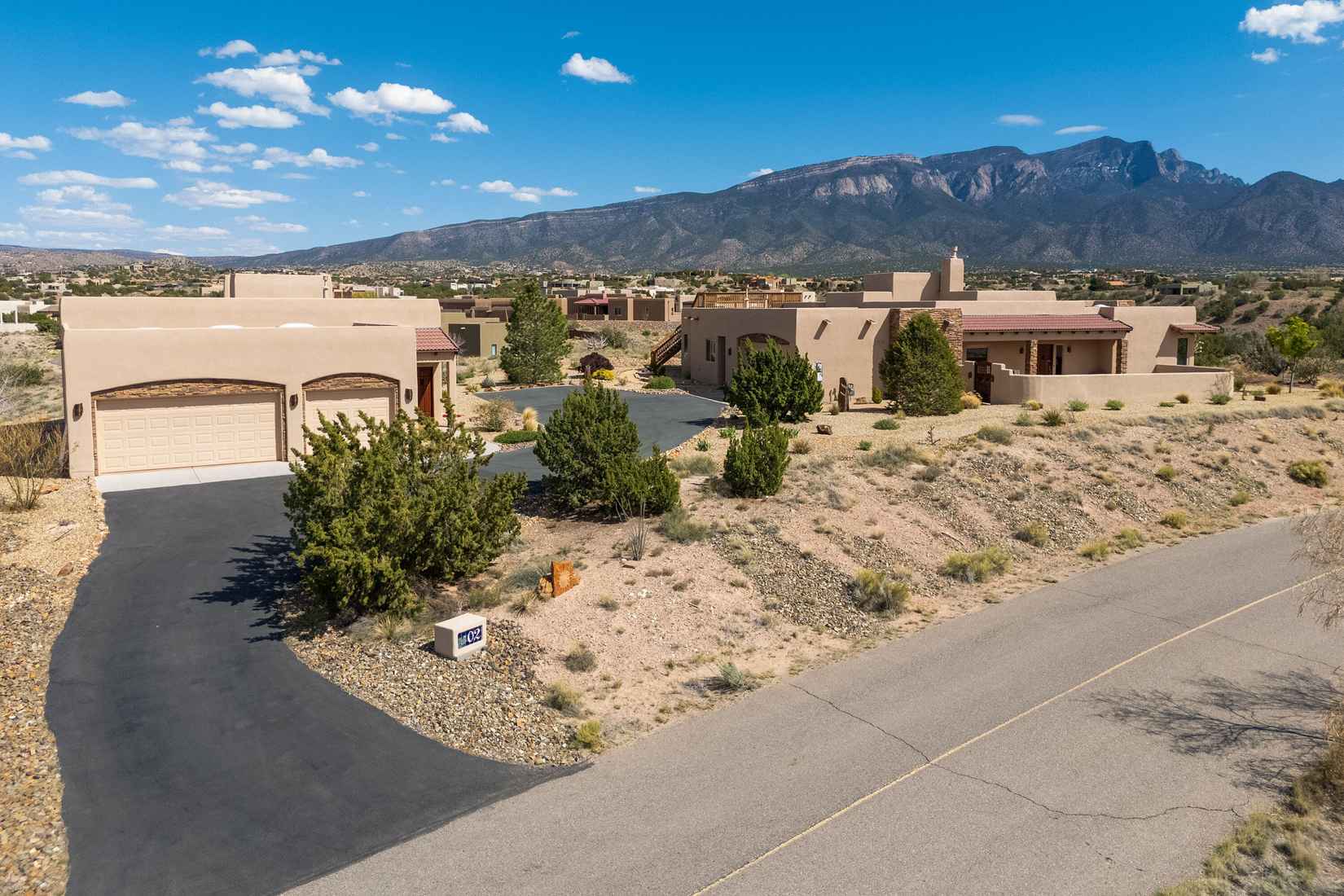 2 Basketweaver Ct  
