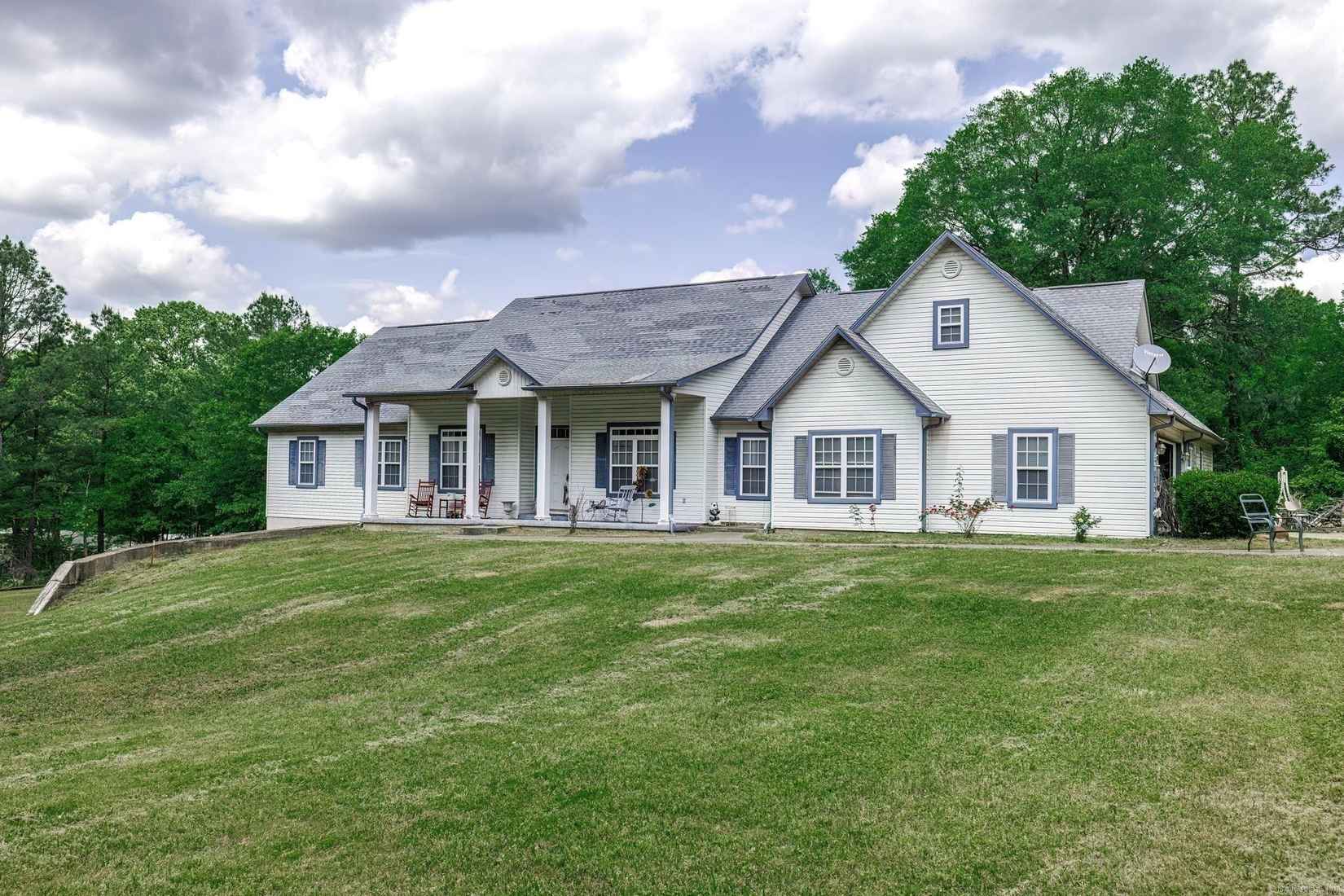 2073 Highway 51 N  