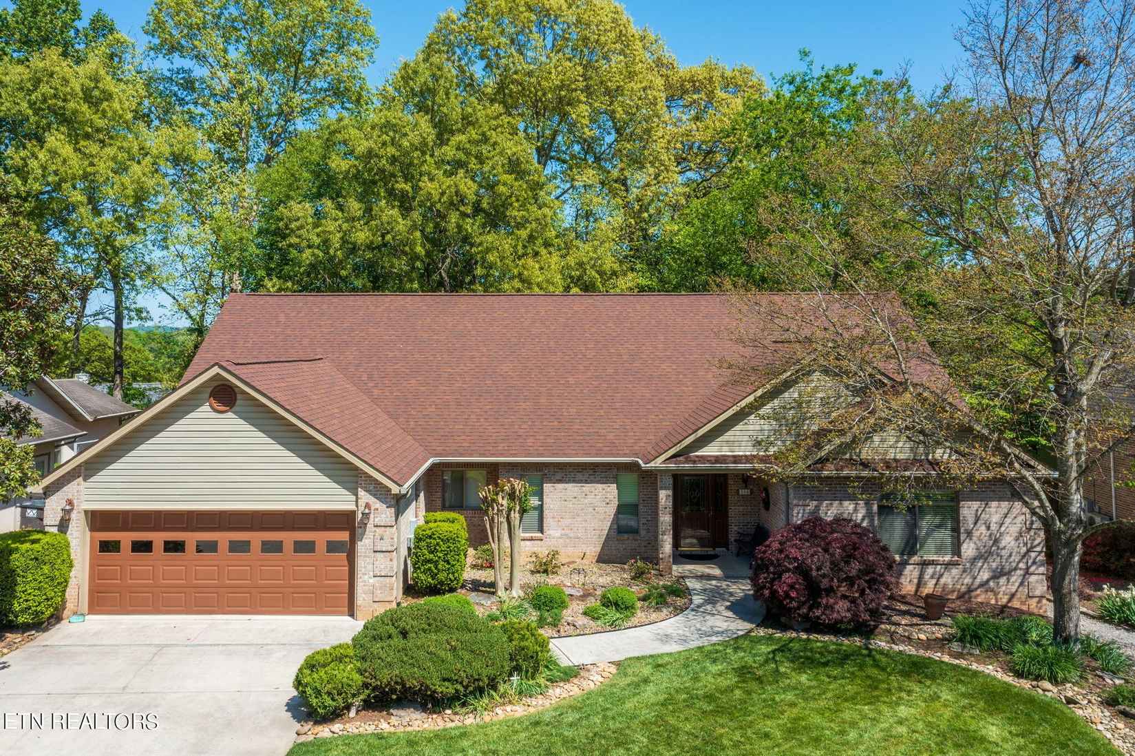 306 SALIGUGI LN  