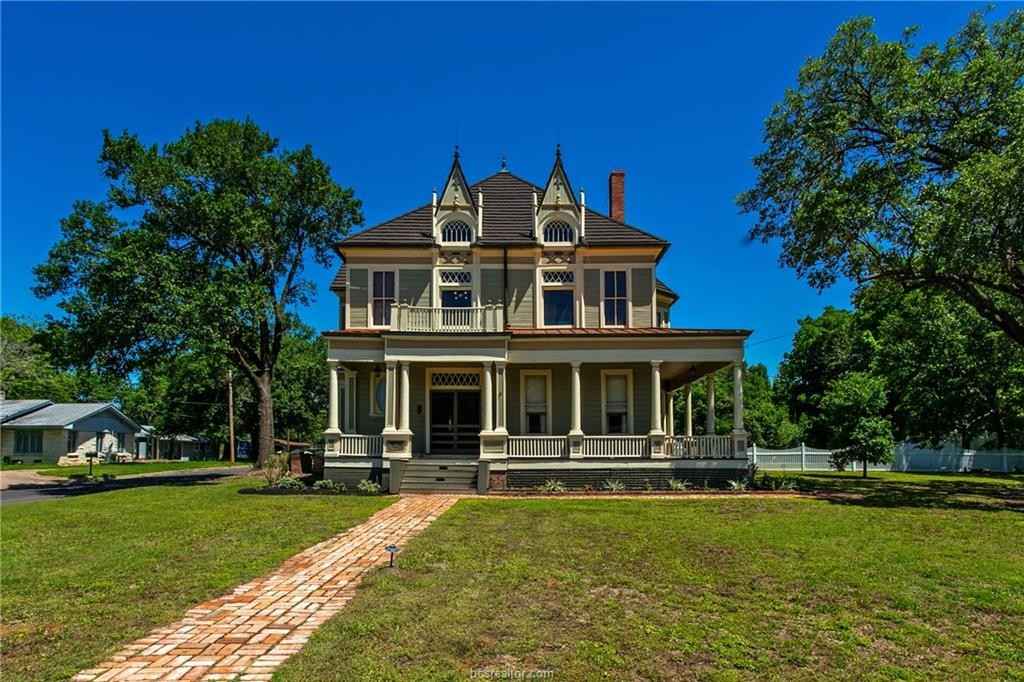 901 Church St  