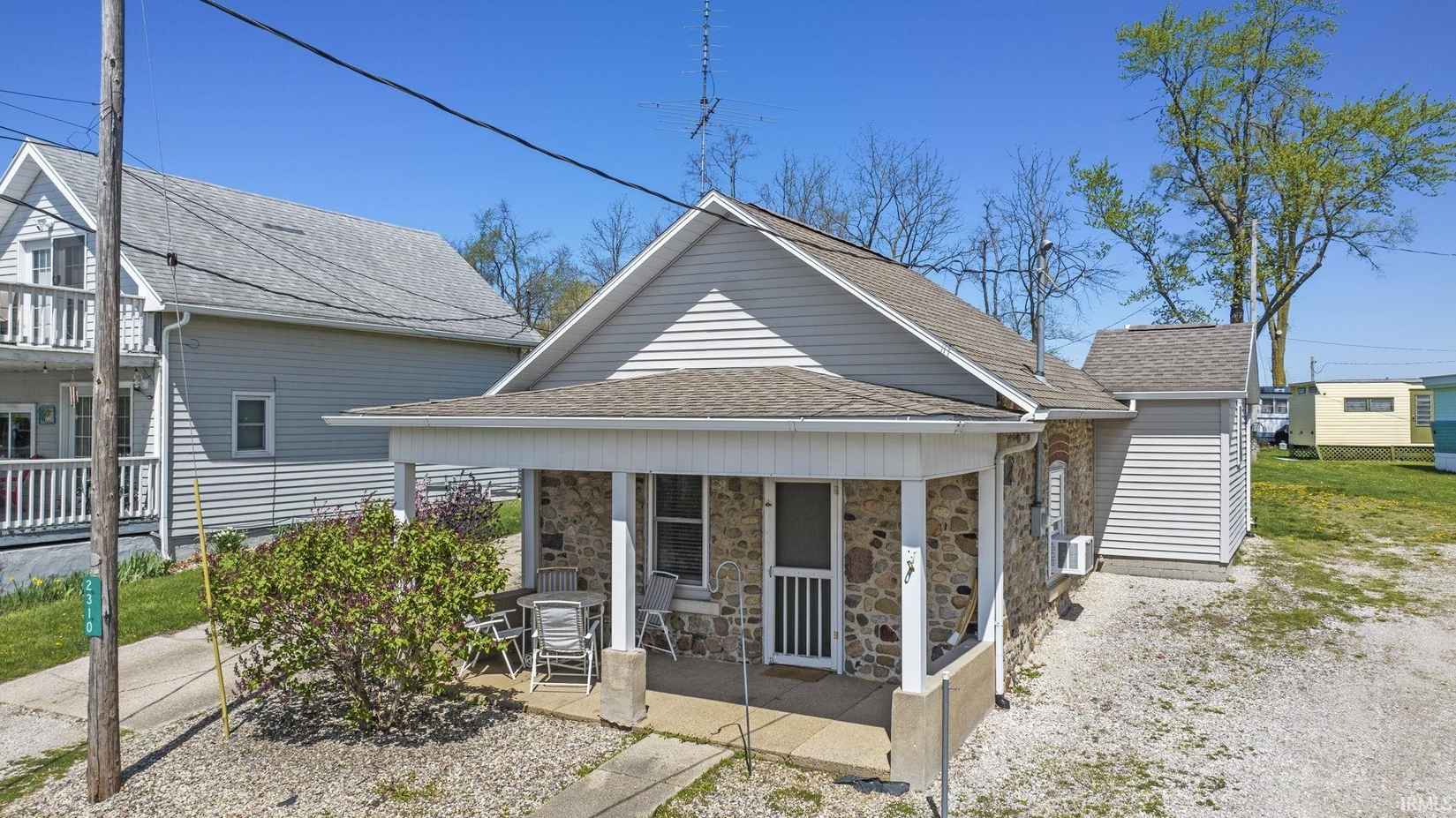 2310 W Orland Rd  