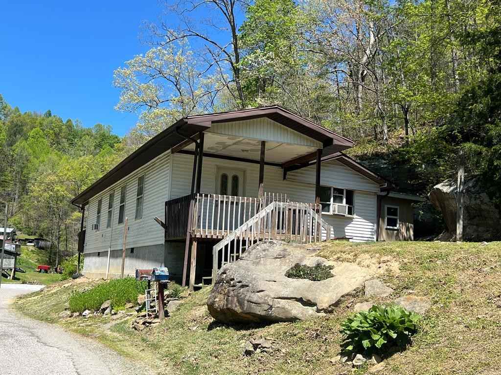 151 Pinepoint Rd  